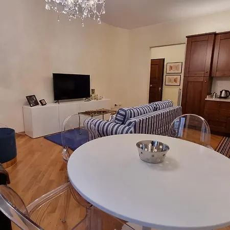 Apartment Palazzo Crispi - Boutique - Reception Triest