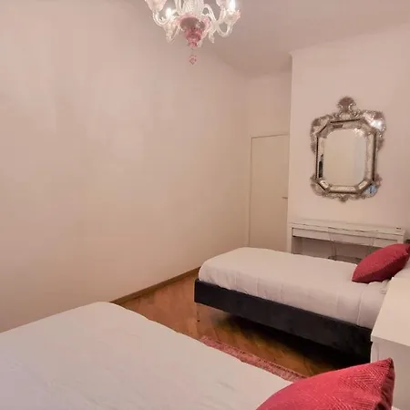 Apartment Palazzo Crispi - Boutique - Reception Triest